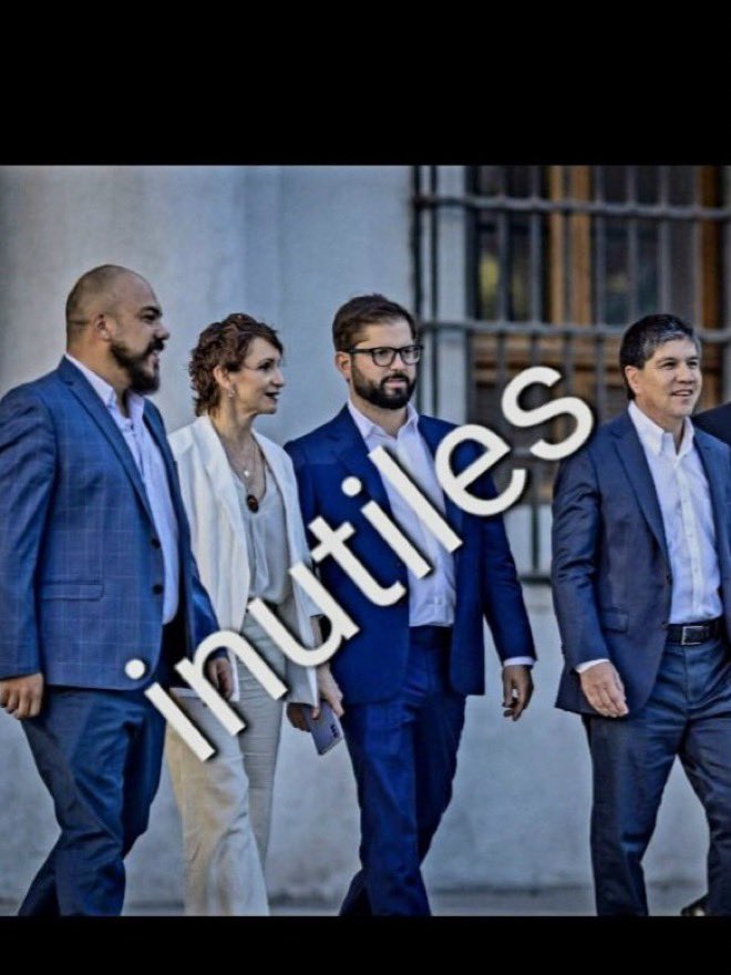medixi's tweet photo. 🛑Lo más nefasto y asqueroso que ha tenido 🇨🇱 es una mafia, buenos para la mentira, soberbios, ordinarios, prepotentes, flojos, ignorantes, ineptos, descriteriados y sobre todo han destruido a 🇨🇱 https://t.co/UOqDCIjOVI