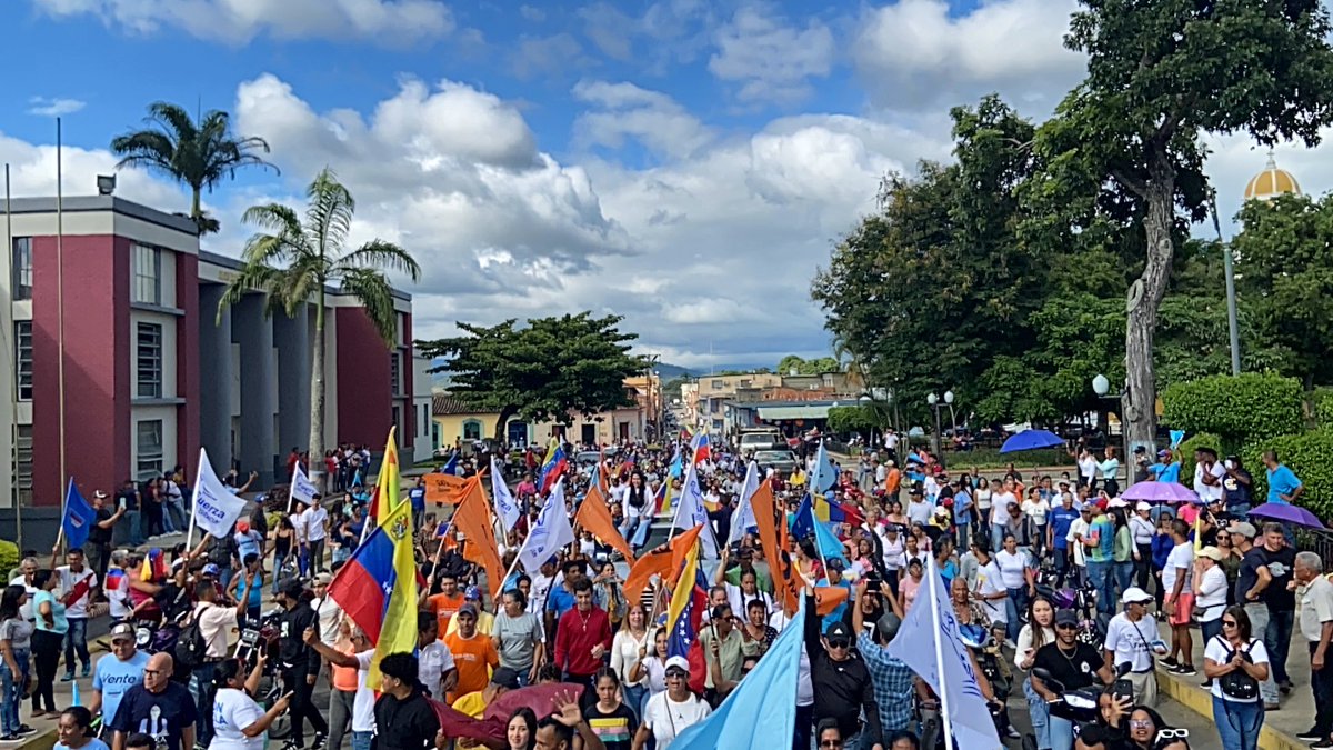 N I R G U A 🇻🇪💙

En donde el sol es más sol y la tierra es más tierra también vamos a ganar el 28 de julio con <a href="/EdmundoGU/">Edmundo González</a>.

¡Gracias, Yaracuy!