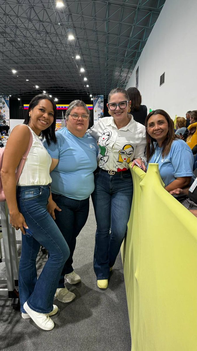 Fundabit_'s tweet photo. #Entérate 📢 Gracias a nuestro Presidente @nicolasmaduro y a nuestra Ministra Yelitze Santaella @_laavanzadora , tutores de la Fundación Bolivariana de Informática y Telemática (Fundabit) y estudiantes a nivel nacional participan en las Olimpiadas Nacionales de Robótica 2024. https://t.co/0PghzbcfGS