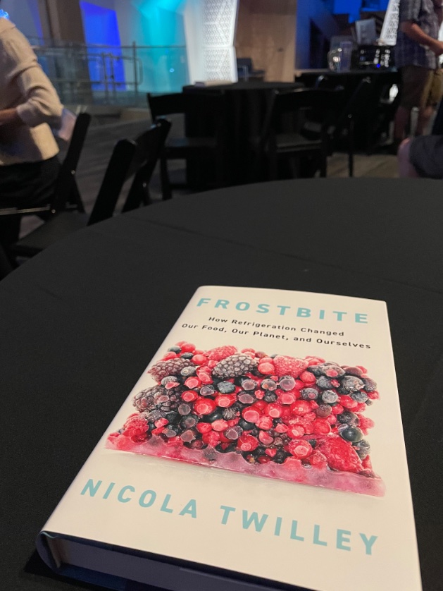 elogibs's tweet photo. Looking forward to hearing @nicolatwilley and @cagraber talk about Nicola's new book #frostbite! What's your Tuesday night like? @museumofscience #scicom https://t.co/7OUYbg9nH5