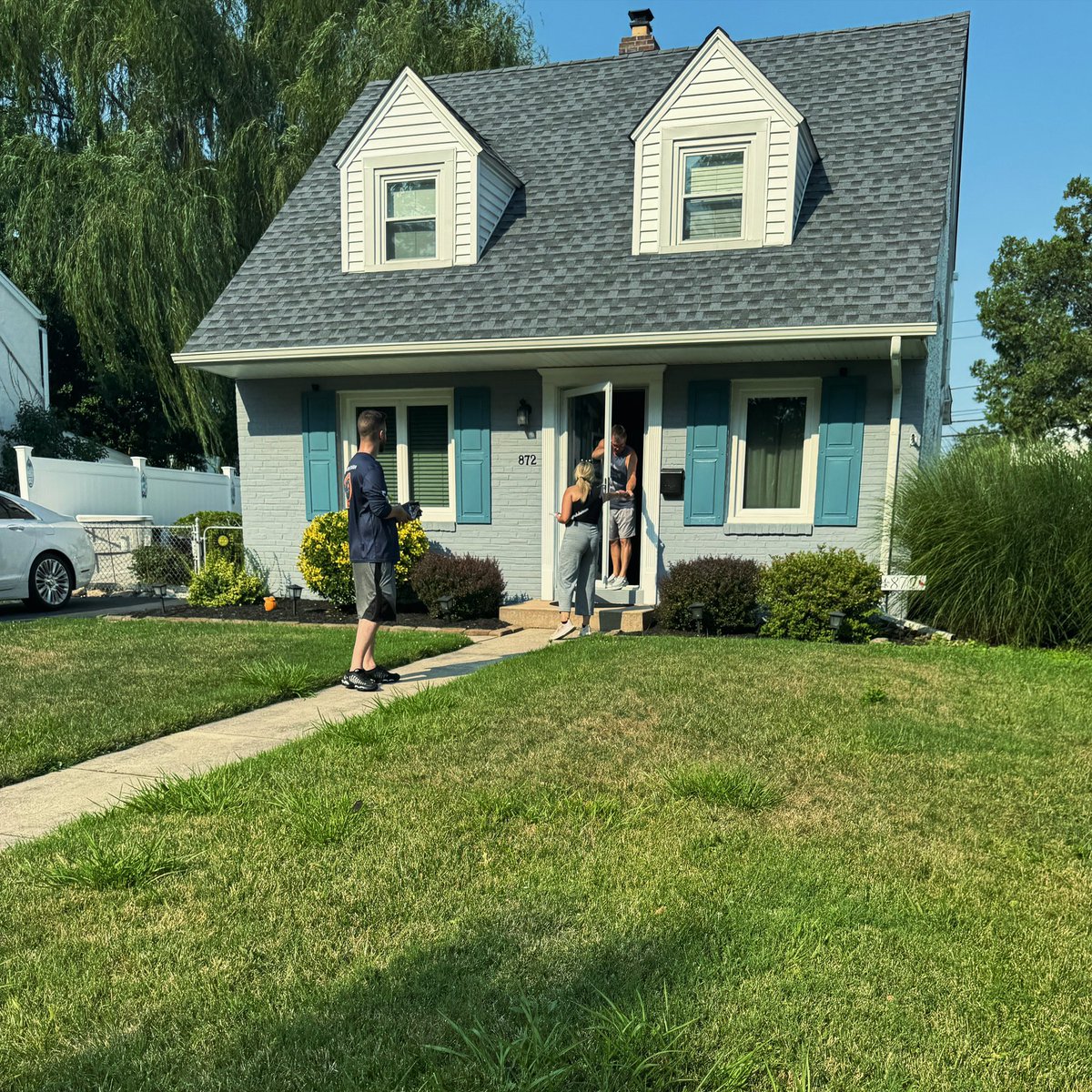GabMendezPA's tweet photo. Another hot day knocking on doors in Ridley. Meeting neighbors and hearing your concerns is incredibly rewarding.
If my team and I haven’t reached your door yet, we’re on our way!
#HD162 #Delco https://t.co/G0VGt1T5uV