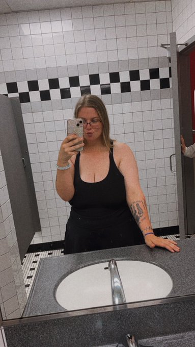 You could bend me over the counter 🤭  #onlyfans_girl  #onlyfansbabe  #sexy  #horn&yuml;  #thick  #titties<a href="/tag/onlyfans_girl"class="tags">#onlyfans_girl</a><a href="/tag/sexy"class="tags"><span>#sexy</span></a><a href="/tag/thick"class="tags"><span>#thick</span></a><a href="/tag/titties"class="tags"><span>#titties</span></a><a href="/tag/cumplay"class="tags"><span>#cumplay</span></a><a href="/tag/payme"class="tags"><span>#payme</span></a><a href="/tag/contentcreator"class="tags"><span>#contentcreator</span></a>
