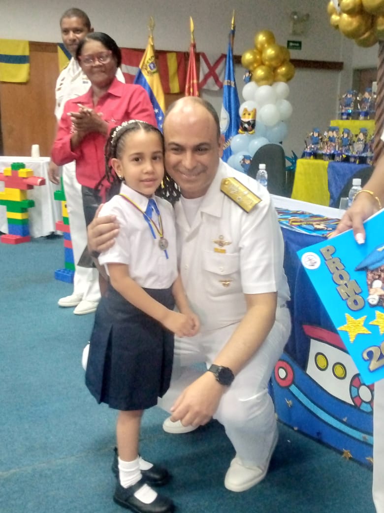 ARB_CANB23's tweet photo. 📌 Hoy #16JUL el comandante de la @ARB_CANB23 @vborjast asistió al acto con motivo a la graduación de educación inicial de los niños y niñas pertenecientes al C.E.I CA AGUSTÍN ARMARIO en Pto. Cabello Edo. Carabobo deseándoles que este nuevo año escolar esté lleno de aprendizaje https://t.co/7AE7JacH8d