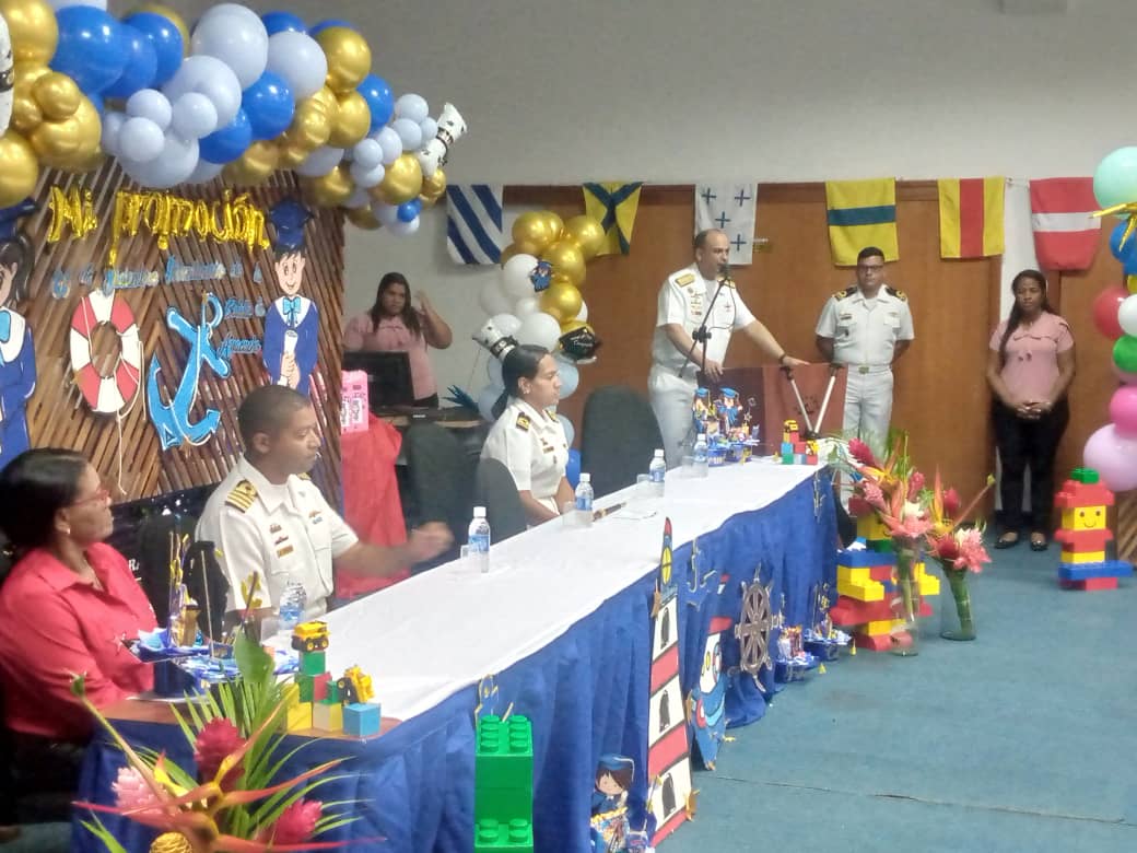 ARB_CANB23's tweet photo. 📌 Hoy #16JUL el comandante de la @ARB_CANB23 @vborjast asistió al acto con motivo a la graduación de educación inicial de los niños y niñas pertenecientes al C.E.I CA AGUSTÍN ARMARIO en Pto. Cabello Edo. Carabobo deseándoles que este nuevo año escolar esté lleno de aprendizaje https://t.co/7AE7JacH8d