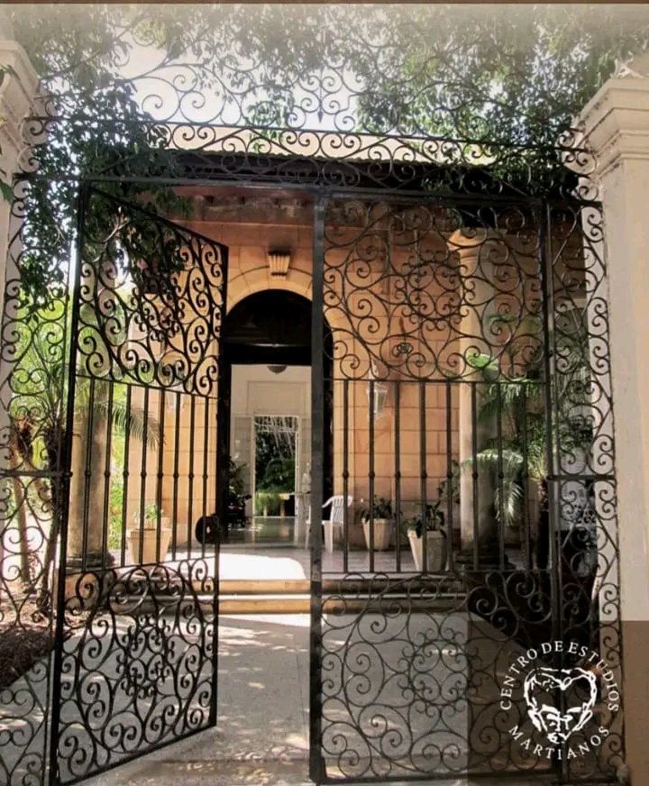 Feliz #Aniversario47 al 
#CentrodeEstudiosMartianos ! La labor que realizan sus investigadores y especialistas es fundamental para  mantener viva  la memoria y el legado de José martí.Su dedicación y compromiso son una invaluable contribución a la  cultura cubana.