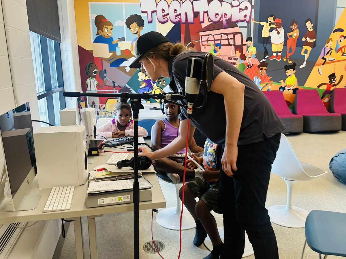 MariaIsa's tweet photo. Great visit speaking with our kids of Saint Paul @tcmobilejazz Frogtown about the importance of creating together in community and recording arts. One 🩵 #RepWhoRaps. Salute 🫡 to Mr. Josh for his passion of leading music as medicine and motivation. https://t.co/2xK8qwzybG