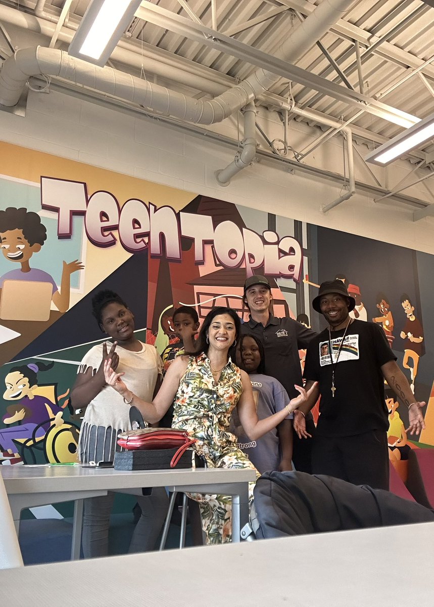 MariaIsa's tweet photo. Great visit speaking with our kids of Saint Paul @tcmobilejazz Frogtown about the importance of creating together in community and recording arts. One 🩵 #RepWhoRaps. Salute 🫡 to Mr. Josh for his passion of leading music as medicine and motivation. https://t.co/2xK8qwzybG