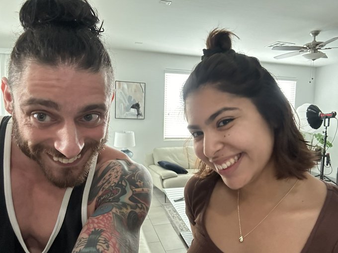 Some bts pics from yesterdays scene with the amazing @HazelHeartxxx for @TeamSkeet  🍑🍑🍑🍑 https://t.c<a href="/tag/mvsales"class="tags"><span>#mvsales</span></a>