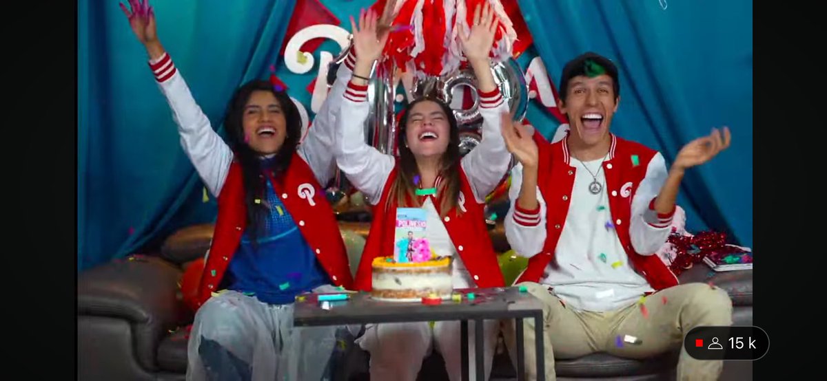 Isaveloz293's tweet photo. Feliz feliz de pertenecer a esta familia,gracias por tan hermoso live 
Los amo 👐🏼
@PPTeamLesslie @PPTeamRafa @PPTeamKaren https://t.co/q3V91Ria96