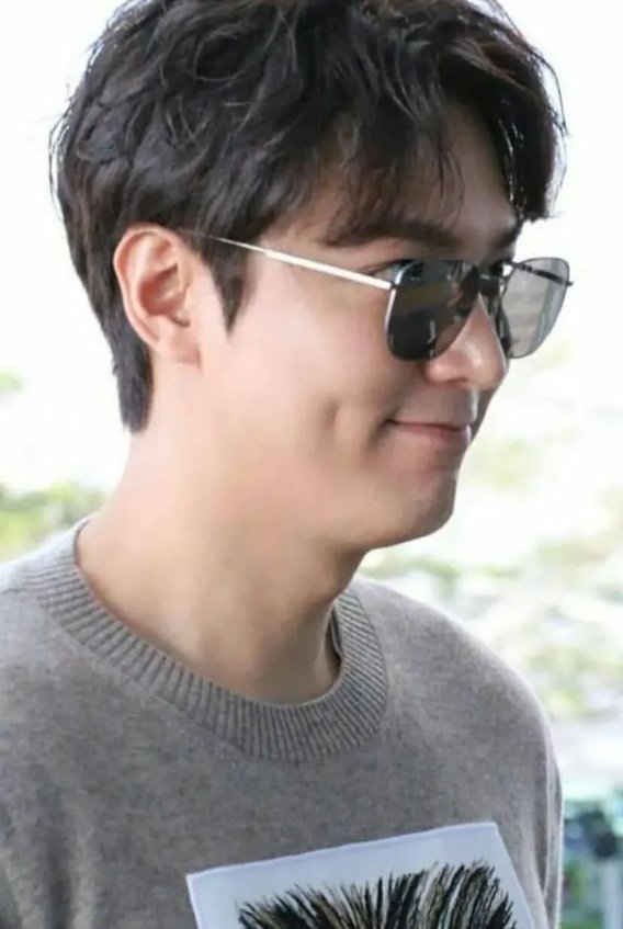 MsCeciliaDuruin's tweet image. That dimples🥰🤩 absolutely adorable, sparkling &amp;amp;charming personality with luck,youth and beauty🥰
#dimpledDelighted 
#SimpleSmile #LeeMinho #MinoZestkie