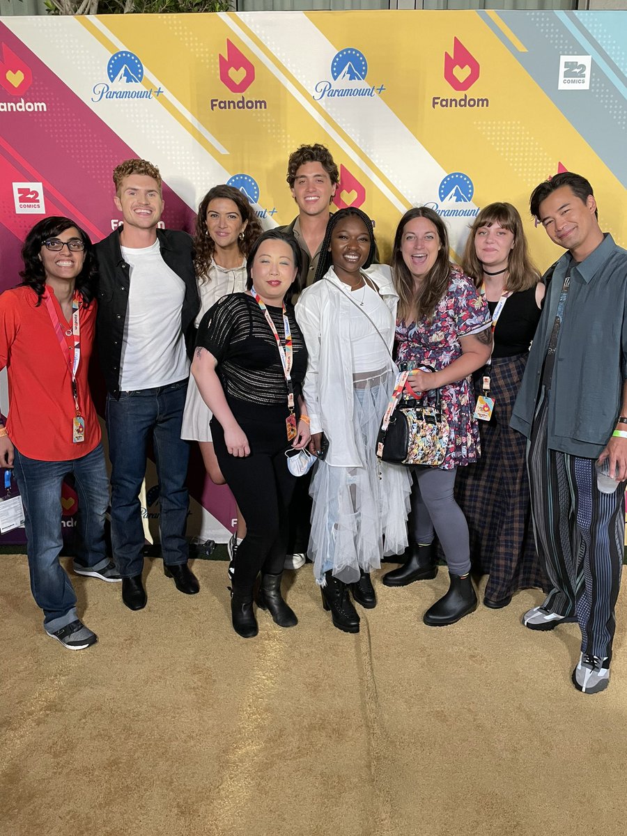 That one time I accidentally photobombed the cast of National Treasure and they were super sweet about it!!! Thank you <a href="/getFANDOM/">Fandom</a> and <a href="/DisneyNT/">Disney's National Treasure Series</a> for the memory! 😊