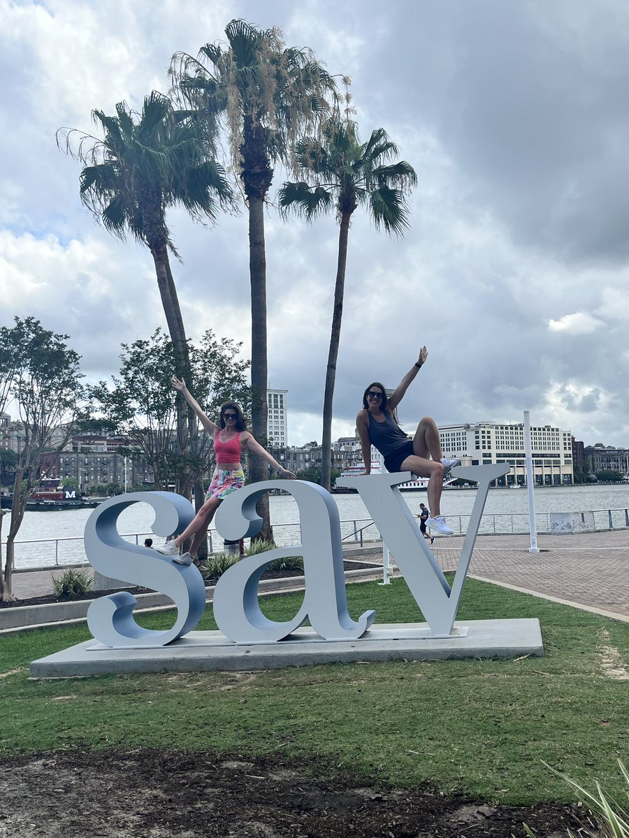 mojojojo7654's tweet photo. Bestie travels https://t.co/p0FSpk3Vit