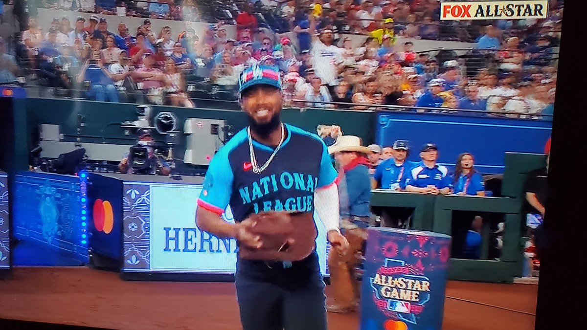 militantangleno's tweet photo. ALL HAIL TO THE KING! 👑
#Dodgers #LetsGoDodgers #HRDerby #ASG2024 #AlllStarGame https://t.co/F6gr8jzsMR