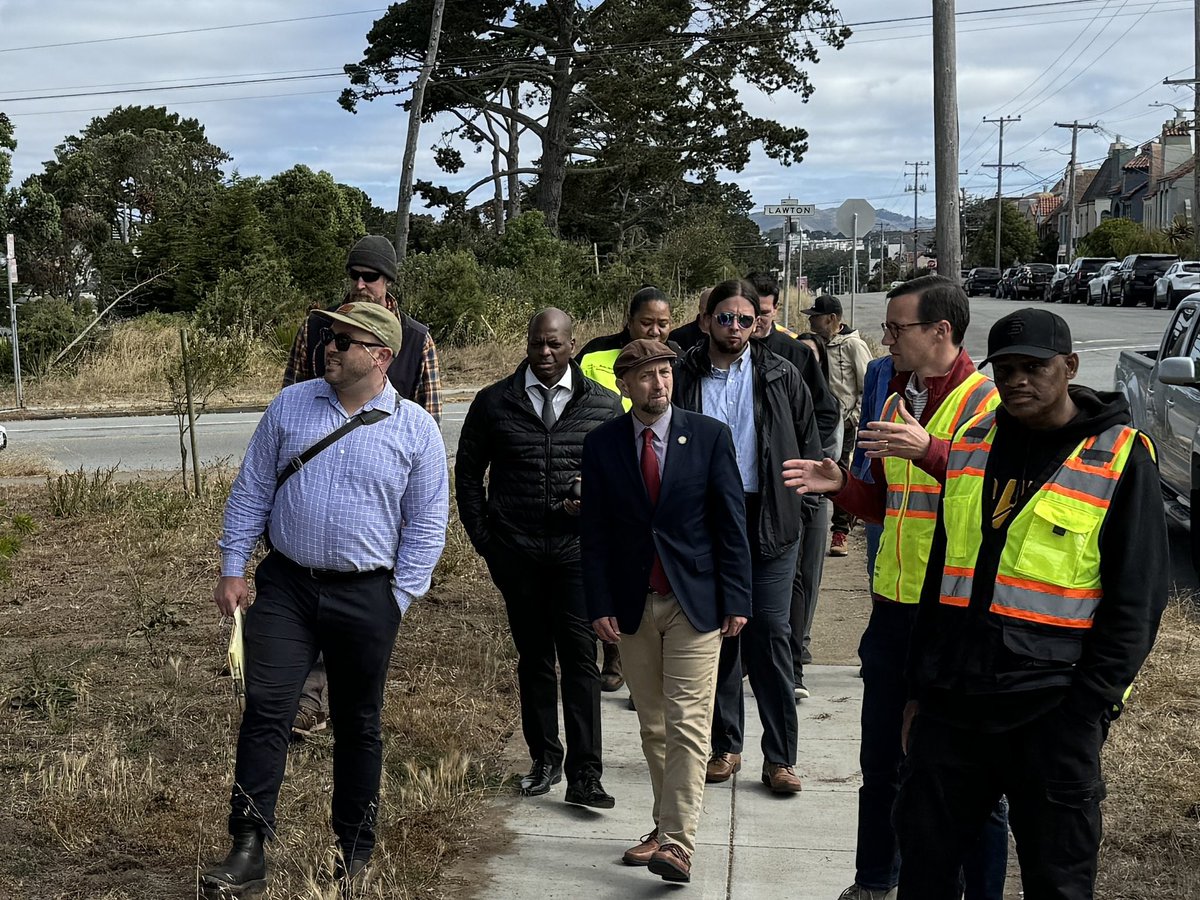 NCDCLCTF's tweet photo. At Mario De La Torre Academy, our Foundation works with stakeholders to advance community workforce objectives of the City. Thank you @SFHumanServices @sfpublicworks @liuna261 @RecParkSF @NCDCL for advancing @JoelEngardio &amp; @LondonBreed vision for the Westside. https://t.co/TWx8E59GsC