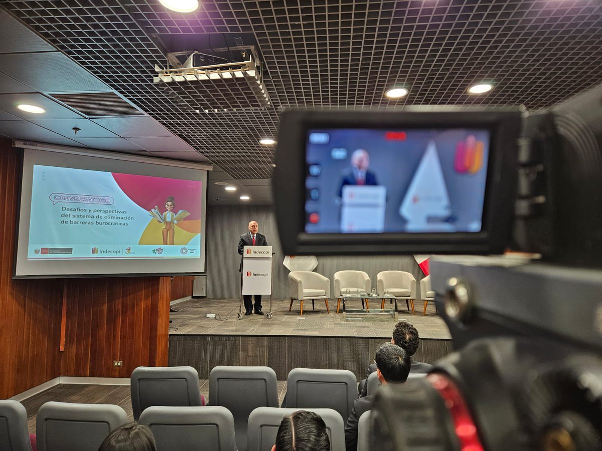 IndecopiOficial's tweet photo. En el marco de la Semana de #EliminaciónDeBarrerasBurocráticas, se desarrolló el conversatorio "Desafíos y perspectivas del Sistema de Eliminación de Barreras Burocráticas", inaugurado por el presidente ejecutivo del Indecopi, Alberto Villanueva Eslava. https://t.co/CGaddaTu1i
