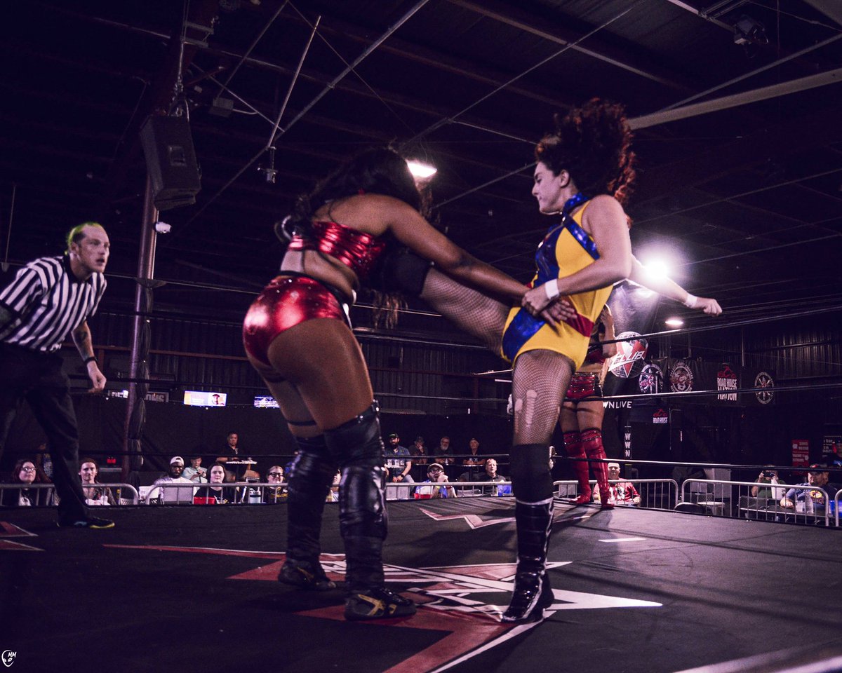 _ModernMyth_'s tweet photo. . @WWNSHINE @MilaJohnsonPro brought a fight in her #Shine76 match up ...
#ModernMythPhotography https://t.co/xntH3n0EXO