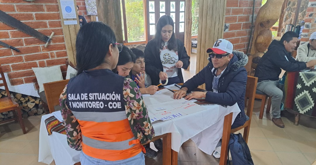 PNUDEcuador's tweet photo. ¡El río Coca cuenta con Observadores del Clima!🌊
🙋‍♀️🙋‍♂️16 Voluntarias/os de Orellana, Napo y Sucumbíos contribuyen al monitoreo de eventos hidrometeorológicos en este espacio mediante la app #Volunclima.
Conoce su trabajo y acciones➡️ https://t.co/YN5LdIqTtT https://t.co/LBW0L8f3mC
