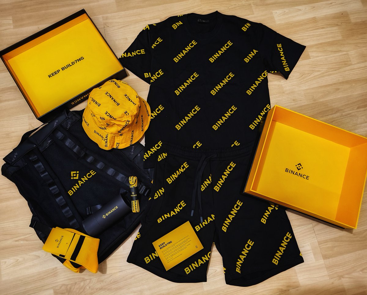 RolandoCryptos's tweet photo. Celebrando los 7 años de #Binance⚡️ con un nuevo crypto swag playero🌴😎... #BNB #BinanceTurns7 #KeepBuilding  #Criptomonedas #KeepBuild7ng #Blockchain 

Muchas gracias .@BinanceLATAM #BinanceAngels https://t.co/y5CrlpXGQ3