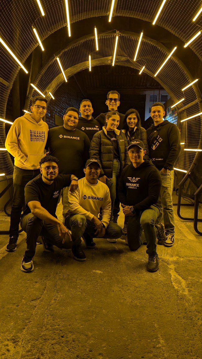 Noel_Saavedra24's tweet photo. La pasamos increíble en la celebración del #BinanceTurns7 en Bogotá, siempre es un placer compartir con toda la comunidad y el resto de los angeles 🔶

#Binance @binance @BinanceAngels #KeepBuild7ng https://t.co/I3Kb7qRl2p