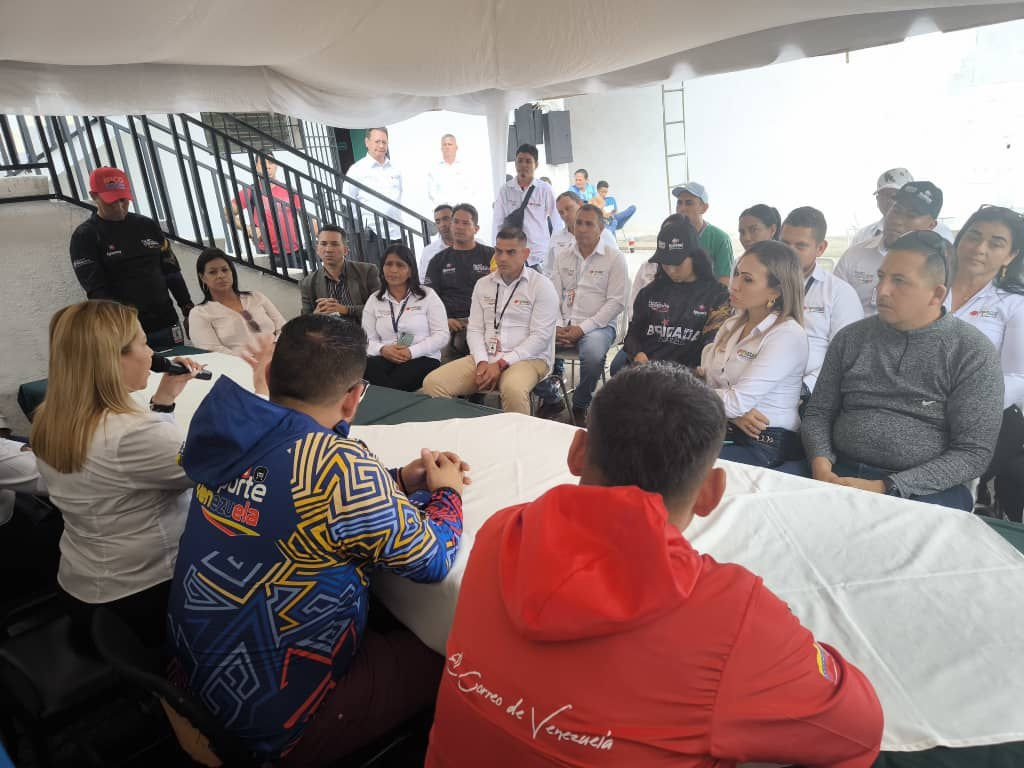 ipostel_ve's tweet photo. #NoticiasIpostel || •  1/1 Brigada Postal del Centro de Operaciones Postales de Barinas potencia su infraestructura.

📝https://t.co/bYhQWZtBY8 https://t.co/LOqWRffCPl