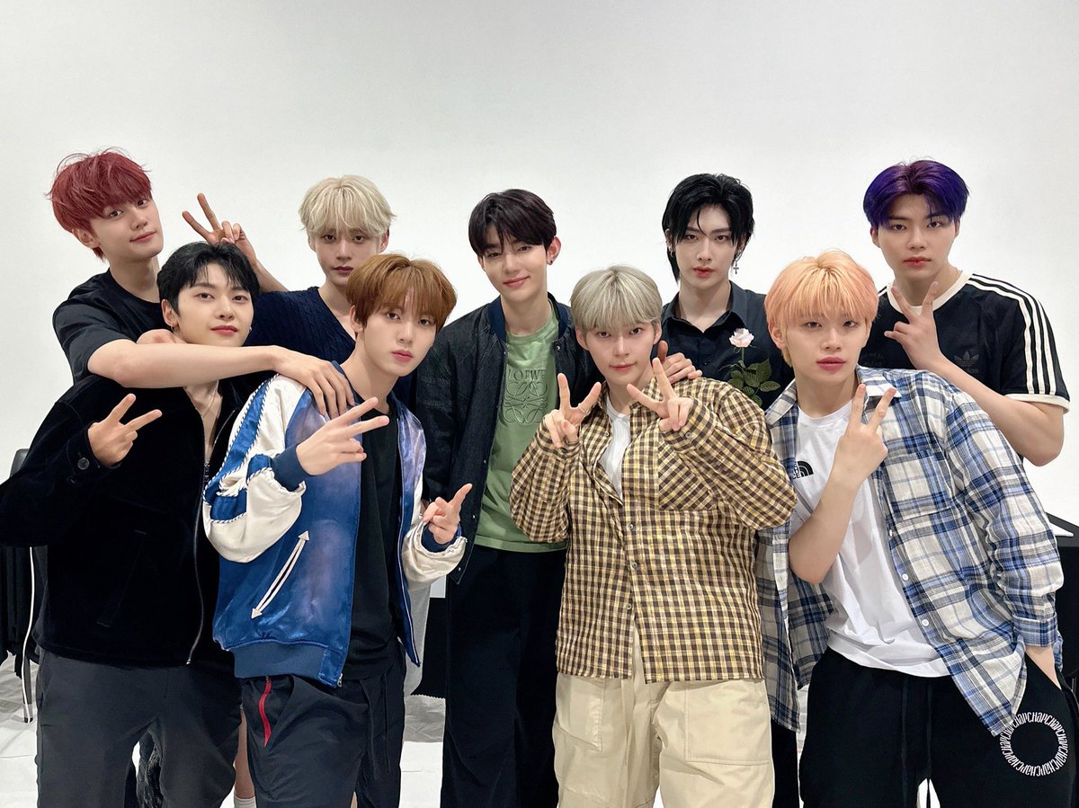 Sayngwon's tweet photo. Thank you to all the 𝒁𝒆𝒓𝒐𝒔𝒆 who participated in the online talk event for ZEROBASEONE's 3rd Mini Album [You had me at HELLO] 🌵✨

We had so much fun talking with you🫶 Let's meet in Japan next time! 🤠 https://t.co/IZSvKjqzJ9