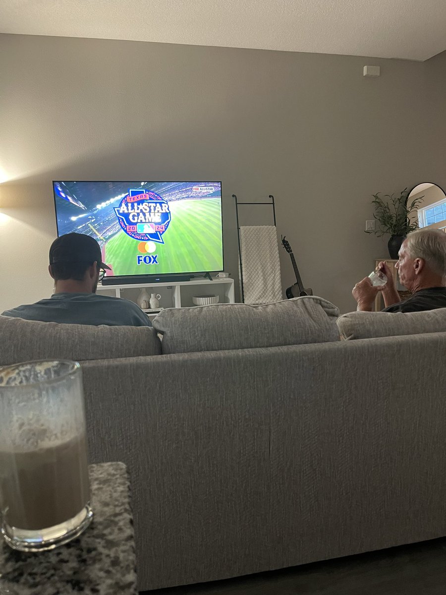 Naughtme's tweet image. The Family Tradition continues #RootBeerFloat #AllStarGame