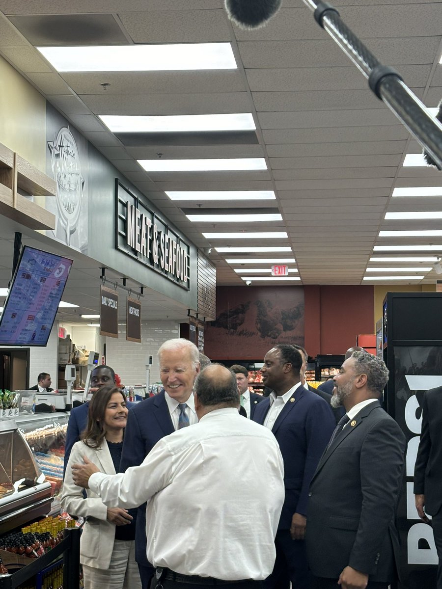 Taylor R. Avery tweet media