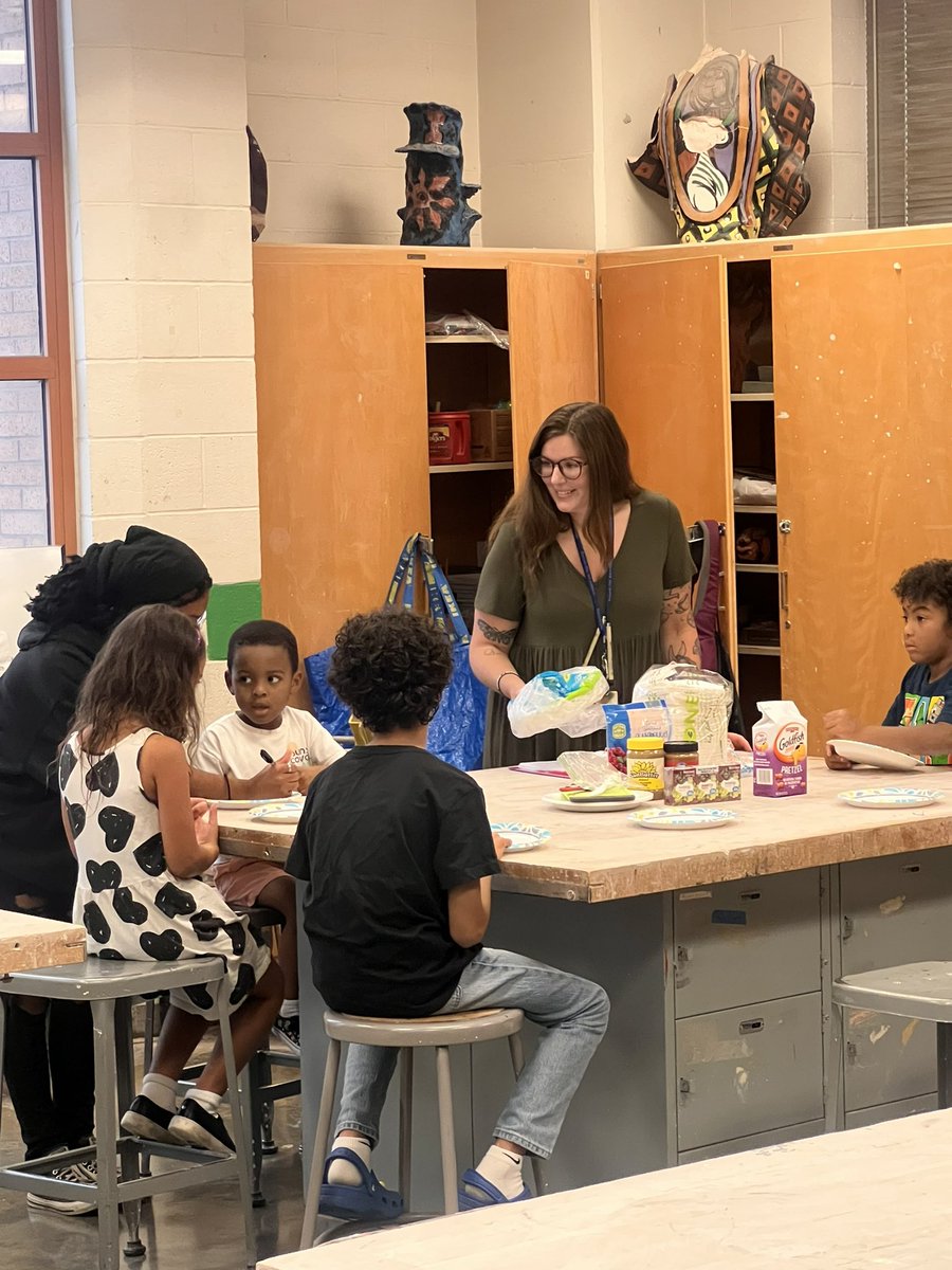 DrKeyonaPowell's tweet photo. Our student artists were interested in the possibility of becoming art teachers, so we  created opportunities for them to gain teaching experience through the creation of an art camp under the leadership of Mrs. Kempker!! #realworldlearning #day1 https://t.co/3mML3Adnpx