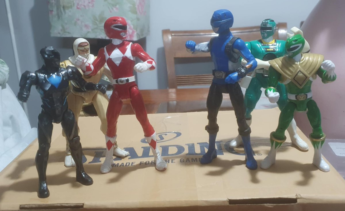 crossman311_077's tweet photo. I got this #BeastMorphers Blue Ranger pretty cheap today at the flea market. tbh i've only watched the crossover episode feat. #JasonLeeScott/#AustinStJohn appeared, &amp; it was pretty fun. 
Bonus: a regular @PRLegacyWars match 
#PowerRangers #SuperSentai #特命戦隊ゴーバスターズ https://t.co/zX2N72ctkK