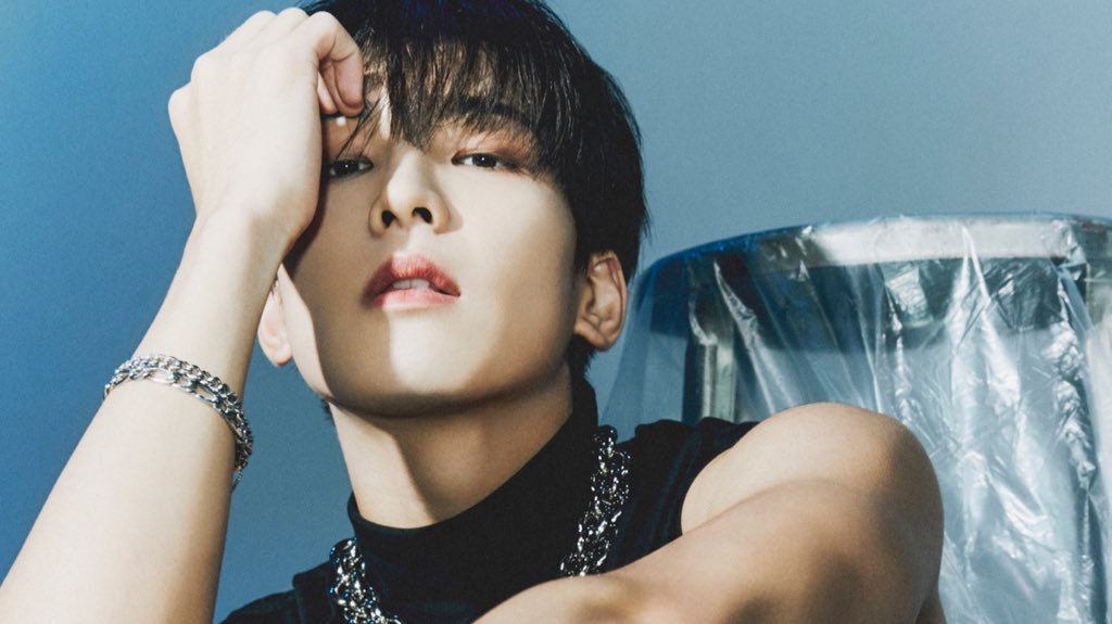 Happy 28th birthday to the talented Wonwoo of SEVENTEEN.

Debuting with SEVENTEEN in 2015 as part of the ‘Hip-Hop Team,’ Wonwoo made a name for himself through his songwriting, contributing tracks like ‘I can't run away,’ ‘Bittersweet’ and more. His multifaceted talents have