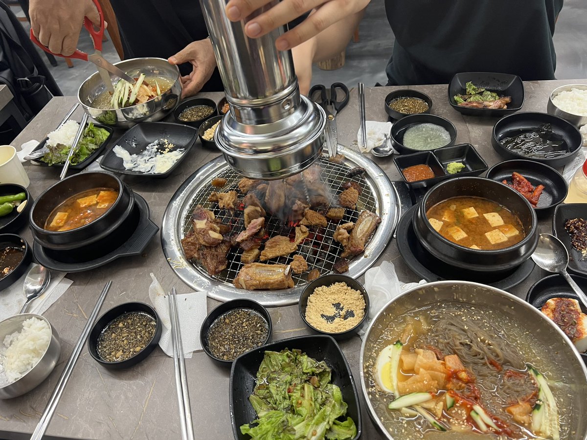 hey guys i'm in korea !