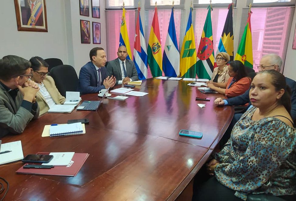 #16Jul | Banco del Alba y el <a href="/IAEDPedroGual/">Instituto Pedro Gual</a> suscriben un Convenio Marco para la creación de una cátedra de formación financiera, que aborde la Nueva Arquitectura Financiera Regional y el desarrollo soberano de América Latina y el Caribe y la zona ALBA-TCP.