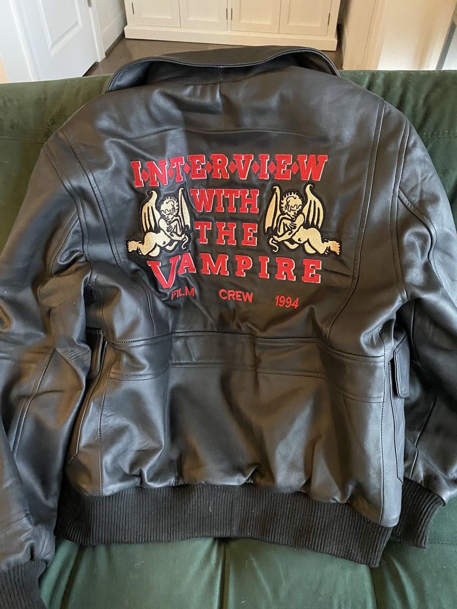 lestatdaughter's tweet photo. the things i would do to have this jacket—— https://t.co/cIgDGVSUAL