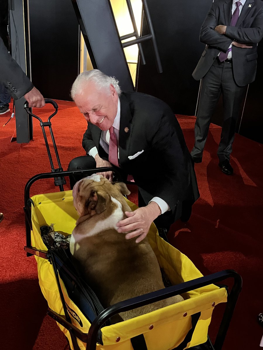 It was great to catch up with @WVGovernor and Babydog at the Republican National Convention. I wish I could have brought Mac along too!