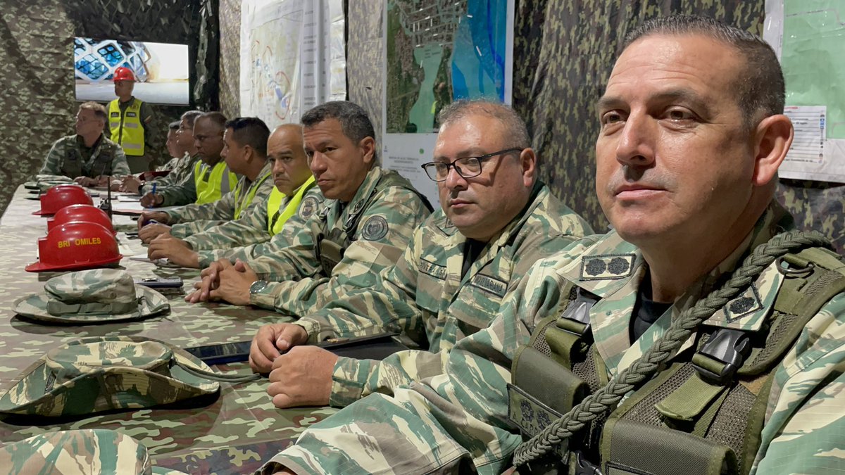 opermarcano4's tweet photo. La @Milicia_B1 junto al MG @NayadeLockibyV, revisamos los avances y ajustamos los esfuerzos para el Renacer de Cumanacoa.

𝗠𝗶𝗹𝗶𝗰𝗶𝗮 𝗕𝗼𝗹𝗶𝘃𝗮𝗿𝗶𝗮𝗻𝗮
¡𝑫ó𝒏𝒅𝒆 𝒆𝒍 𝑷𝒖𝒆𝒃𝒍𝒐 𝑷𝒖𝒆𝒅𝒆, 𝑳𝒂 𝑷𝒂𝒕𝒓𝒊𝒂 𝒔𝒆 𝑪𝒓𝒆𝒄𝒆! https://t.co/J4K6LxOYrO