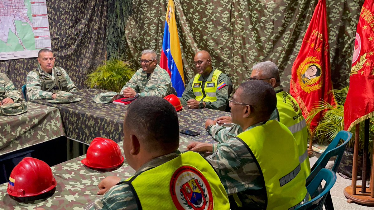 opermarcano4's tweet photo. La @Milicia_B1 junto al MG @NayadeLockibyV, revisamos los avances y ajustamos los esfuerzos para el Renacer de Cumanacoa.

𝗠𝗶𝗹𝗶𝗰𝗶𝗮 𝗕𝗼𝗹𝗶𝘃𝗮𝗿𝗶𝗮𝗻𝗮
¡𝑫ó𝒏𝒅𝒆 𝒆𝒍 𝑷𝒖𝒆𝒃𝒍𝒐 𝑷𝒖𝒆𝒅𝒆, 𝑳𝒂 𝑷𝒂𝒕𝒓𝒊𝒂 𝒔𝒆 𝑪𝒓𝒆𝒄𝒆! https://t.co/J4K6LxOYrO