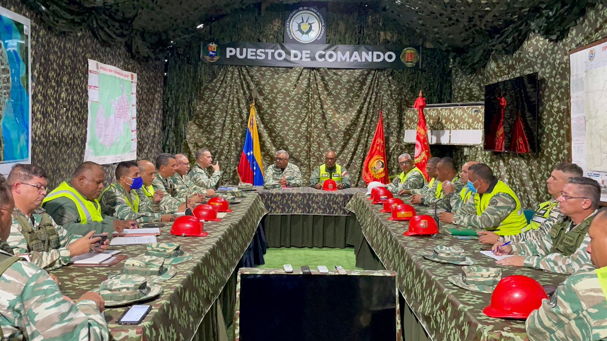 opermarcano4's tweet photo. La @Milicia_B1 junto al MG @NayadeLockibyV, revisamos los avances y ajustamos los esfuerzos para el Renacer de Cumanacoa.

𝗠𝗶𝗹𝗶𝗰𝗶𝗮 𝗕𝗼𝗹𝗶𝘃𝗮𝗿𝗶𝗮𝗻𝗮
¡𝑫ó𝒏𝒅𝒆 𝒆𝒍 𝑷𝒖𝒆𝒃𝒍𝒐 𝑷𝒖𝒆𝒅𝒆, 𝑳𝒂 𝑷𝒂𝒕𝒓𝒊𝒂 𝒔𝒆 𝑪𝒓𝒆𝒄𝒆! https://t.co/J4K6LxOYrO