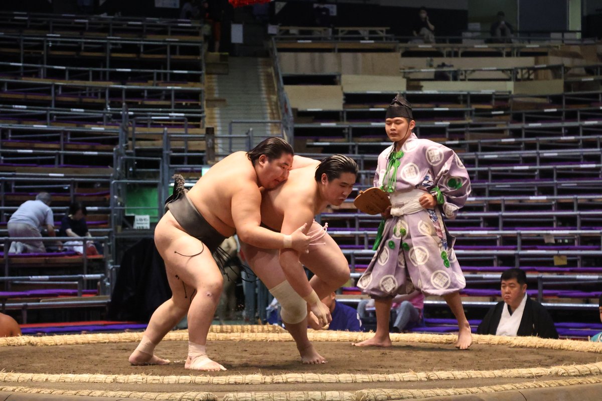 四日目の様子＞ 序ノ口取組 山田 （寄り切り）若佐々木 清水海