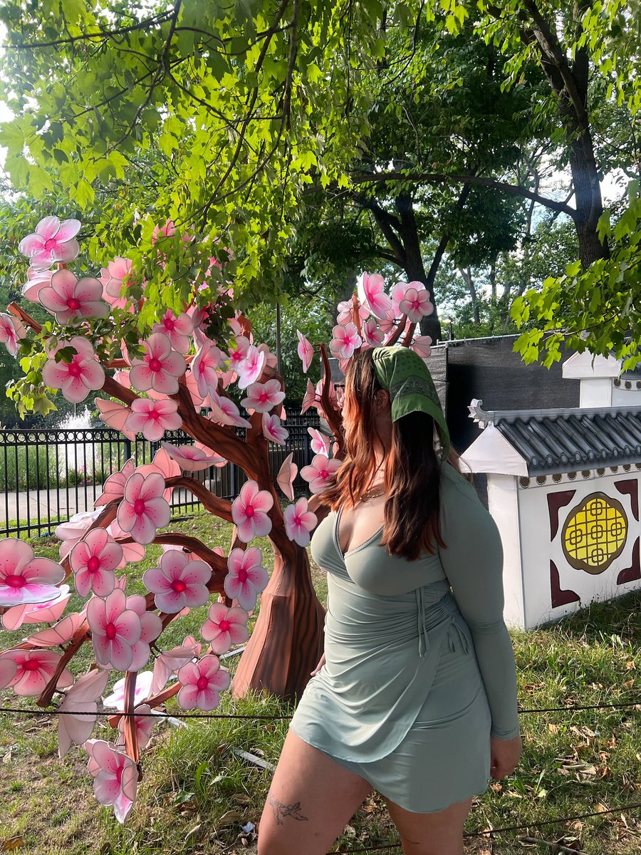 YeonjunsBeReal's tweet photo. So many photos from the Philly Chinese Lantern Festival, I had so much fun and it was beautiful <3 https://t.co/j8mY8oQNtL
