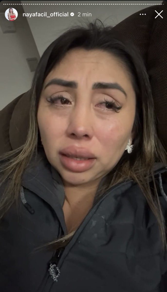 francisca_Ram's tweet photo. Empezo el show para vender la rifa 🫠 Esta mujer sabe perfectamente como manipular a las personas. Lo peor es que hay tantos que le siguen creyendo. Aca empieza el discurso que ella se mataría que ella paso por tanto que nunca ha contado. Lo mismo de siempre #NayaFacil https://t.co/ZhfZZ3pq2j