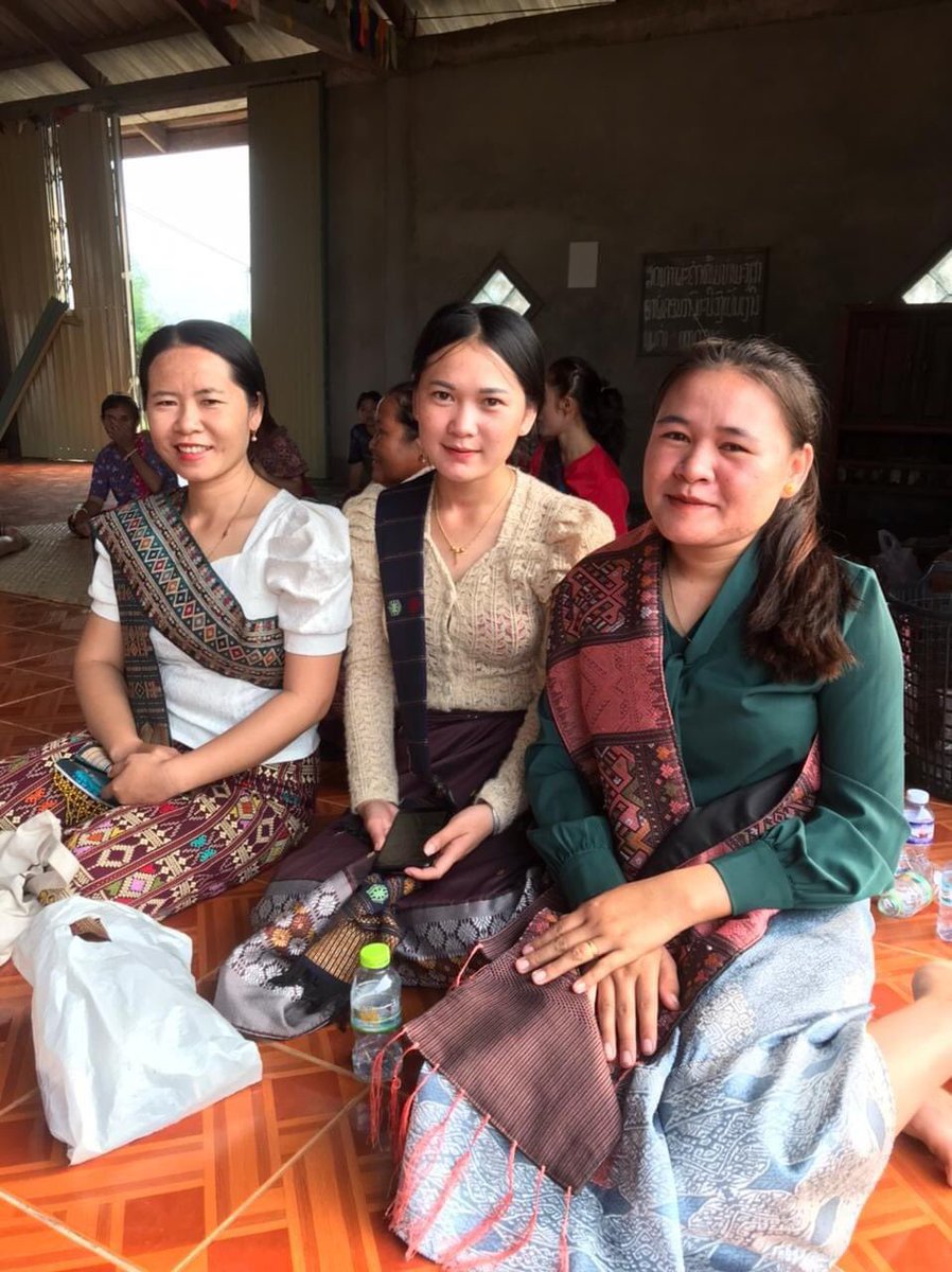 FeelM38437we's tweet photo. ສາມເອີ້ອຍນ້ອງເປັນຕາສີ້ເຫັນມີອາລົມ https://t.co/A9jLu3y2z1