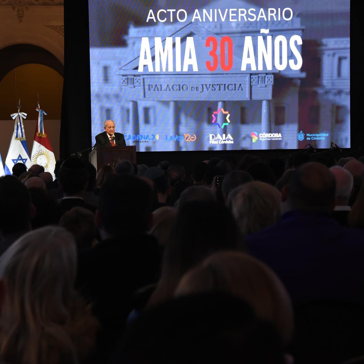 Julián M. López tweet media