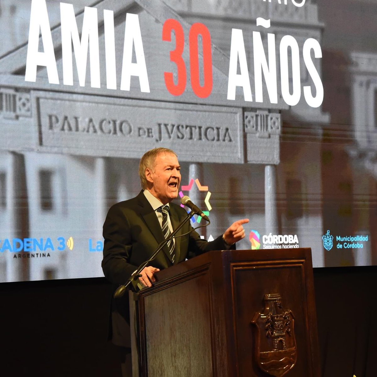 Julián M. López tweet media