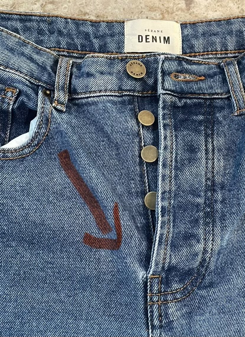 DanielHerron's tweet photo. @SEZANE_PARIS  was my wife’s favorite company for classic French clothing, not anymore.  I bought her a new pair of their jeans ($150), but it only took 2m for them to start #FallingApart. THEN was told they were not covered for repair or replacement  past 30 days. #FAILED #jeans https://t.co/VV2XW2hl2h