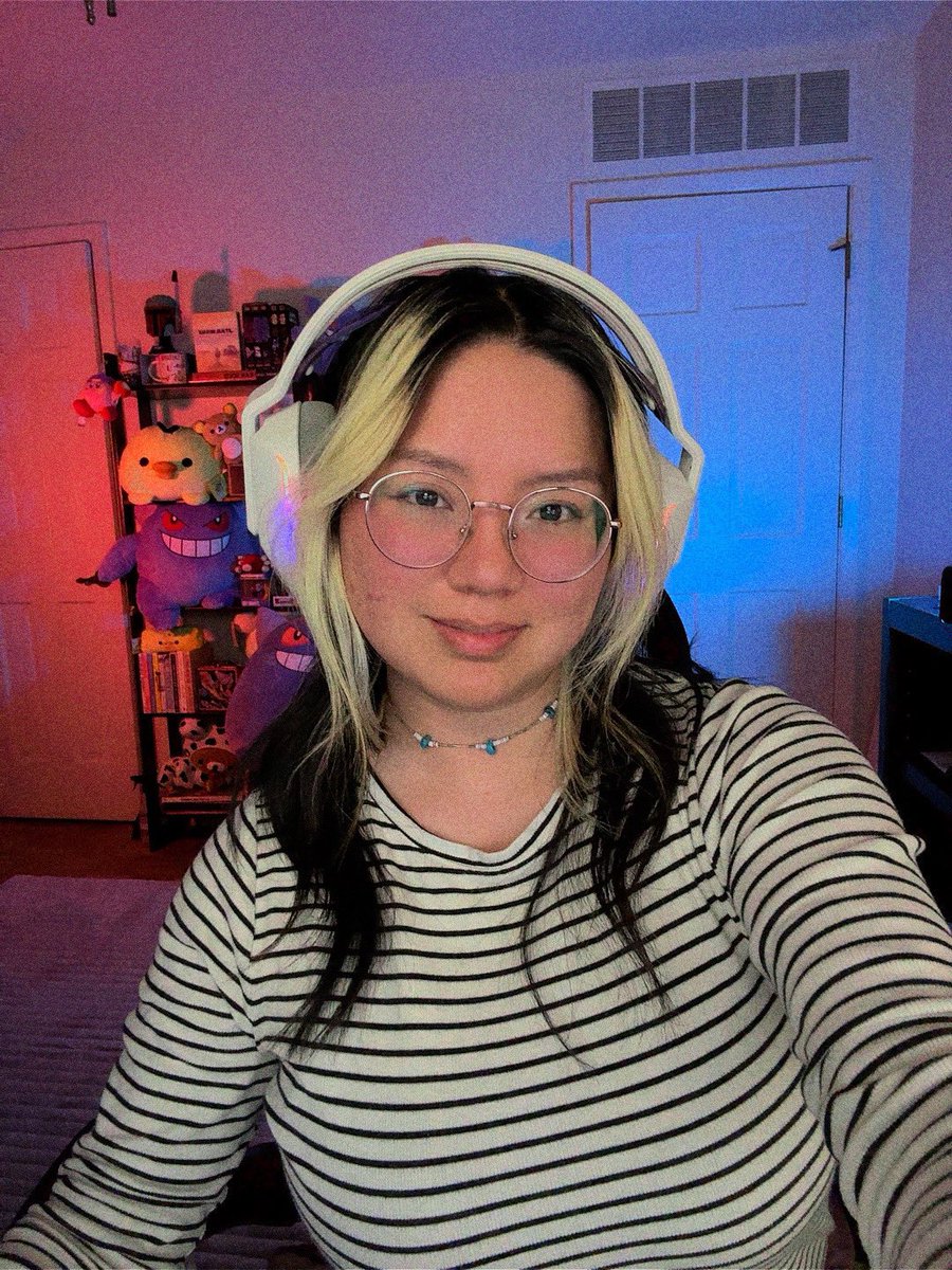 einnahot's tweet photo. I’m live on the streaming platform again !! https://t.co/AzDbrIgQVT
