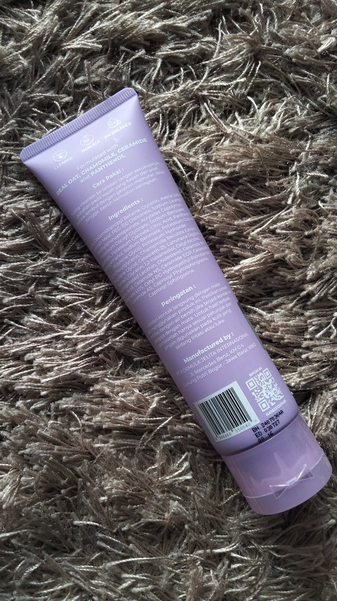 COBAIN SII UNGU KECINTAAN BANYAK ORANGG!!💜💜

Si ungu nih sering banget sliweran di fyp tiktok, ig, dan twit juga. Kayanya nih brand satu ga cukup dengan keviralan sunscreennya dan sekarang merambah ke dunia fw juga.