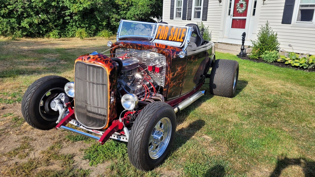 Gilien21's tweet photo. Pretty sweet ride! And for only $59,000 it can be mine!
#AntiqueAuto #Roadster https://t.co/OAaKmpFazi