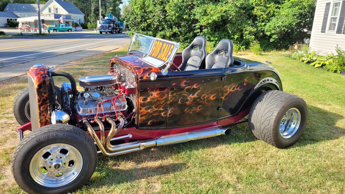 Gilien21's tweet photo. Pretty sweet ride! And for only $59,000 it can be mine!
#AntiqueAuto #Roadster https://t.co/OAaKmpFazi