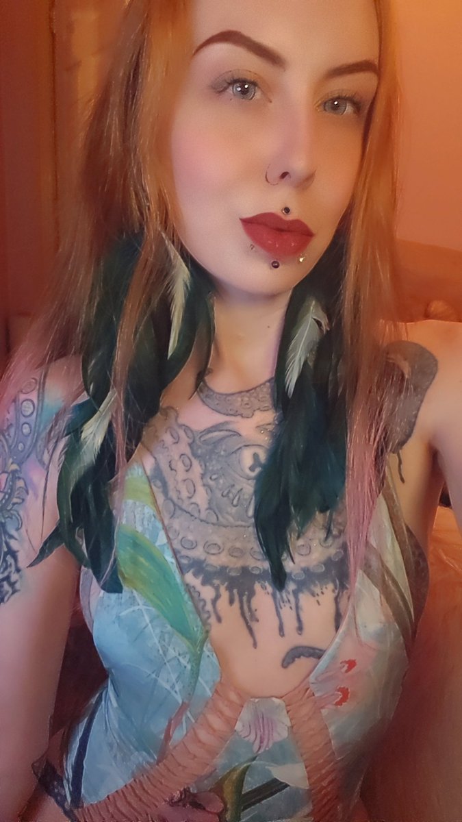 GoddessNoxturna's tweet photo. It's Tentacle Tuesday! 🐙 And I'm live!! https://t.co/eTZvfsk0c2