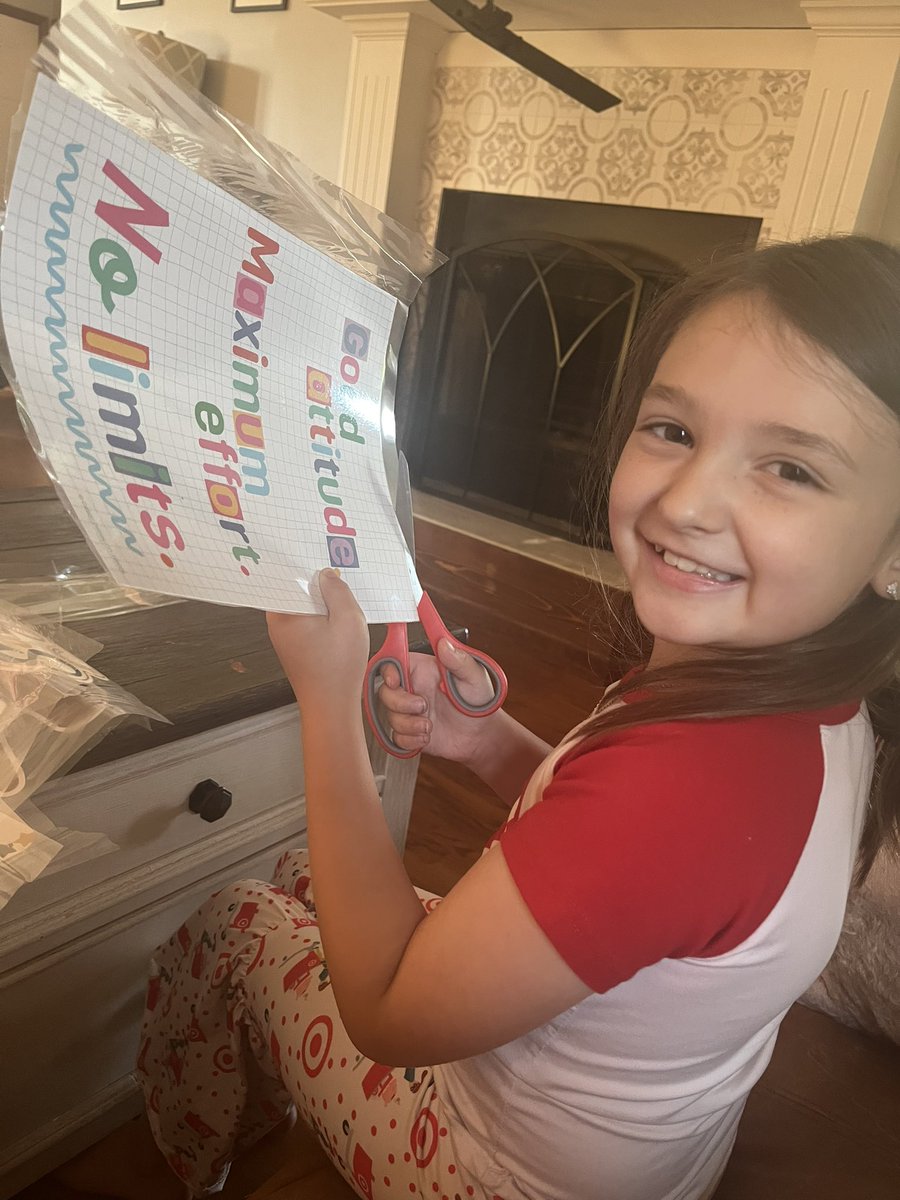 Lisa_MCross's tweet image. Ya know, the obligatory 1st day pic! Well… second day, slow start yesterday 😜Here’s to year 18 🎉, beginning of year prep and having free help at your finger tips! 😆 #Principal #SpEd #AltEd #back2school #TogetherWeRise🍎 ✏️ ⭐️